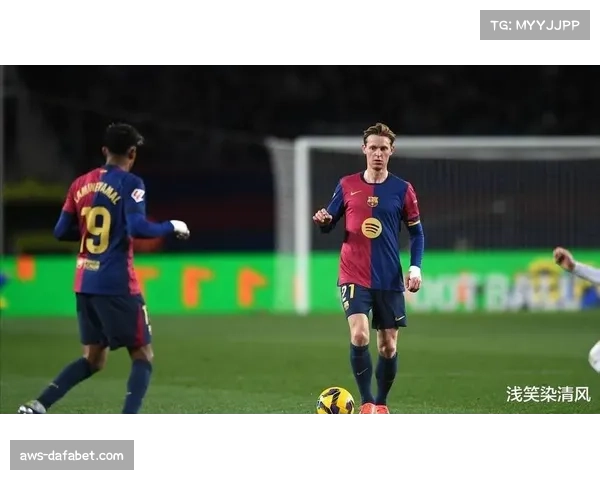 德容与卡萨多面临停赛风险 巴萨中场需注意比赛纪律